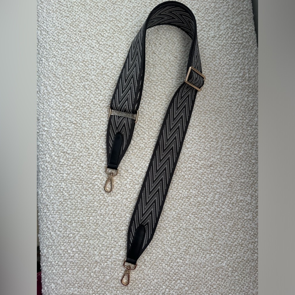 Senreve Adjustable Statement Shoulder Strap in Black/Noir with Gold Hardware